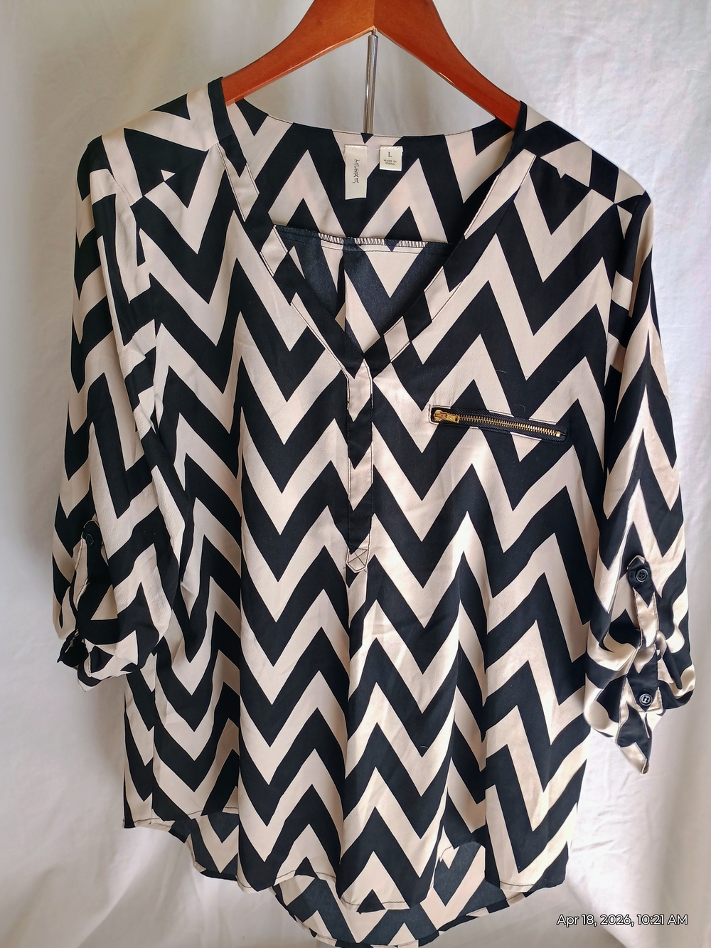 Tacera Chevron V-Neck Blouse - Black & Cream